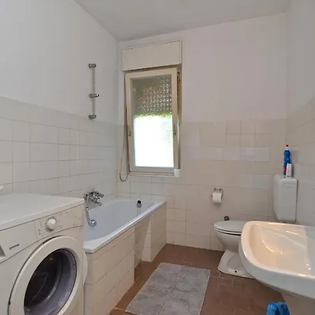 2280 Apartment *